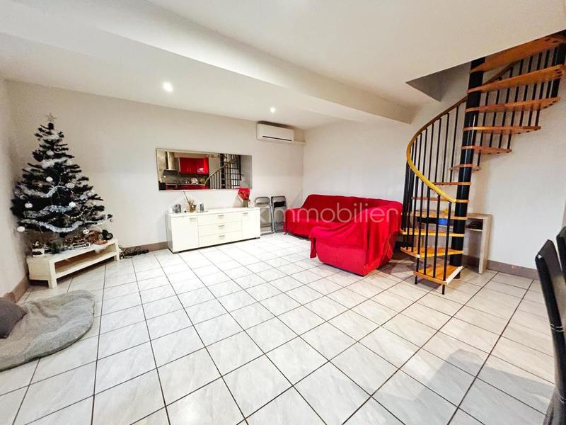 Maison - 93 m² - 5 pièces