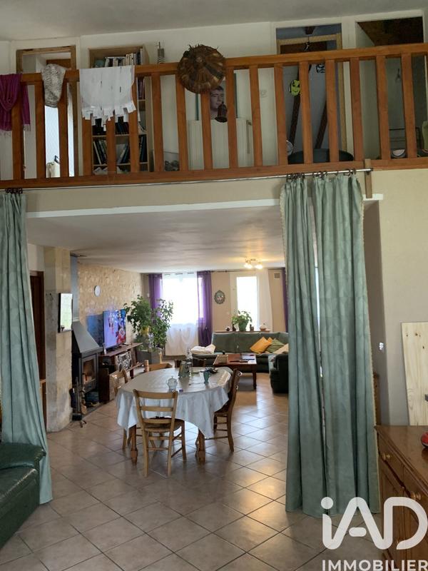 Maison - 495 m² - 4 pièces