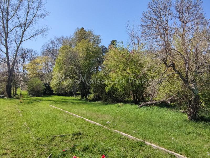 Maison - 585 m² - 12 pièces