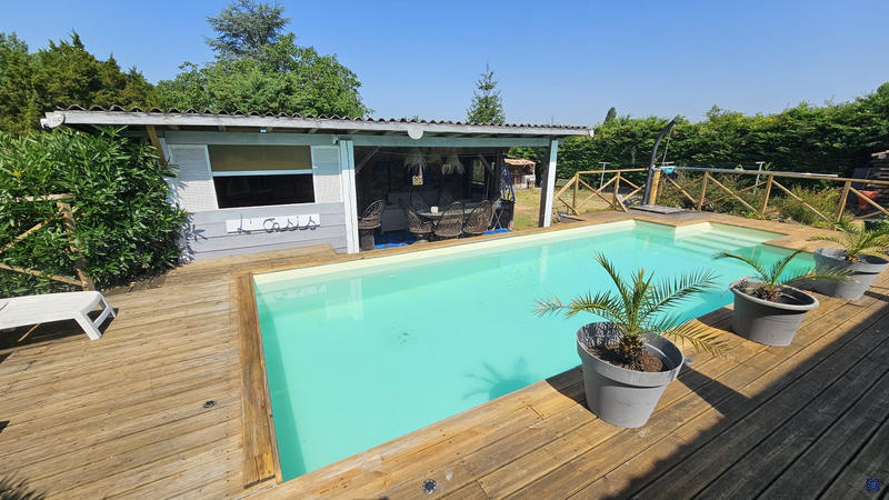 Maison contemporaine - 273 m² - 9 pièces