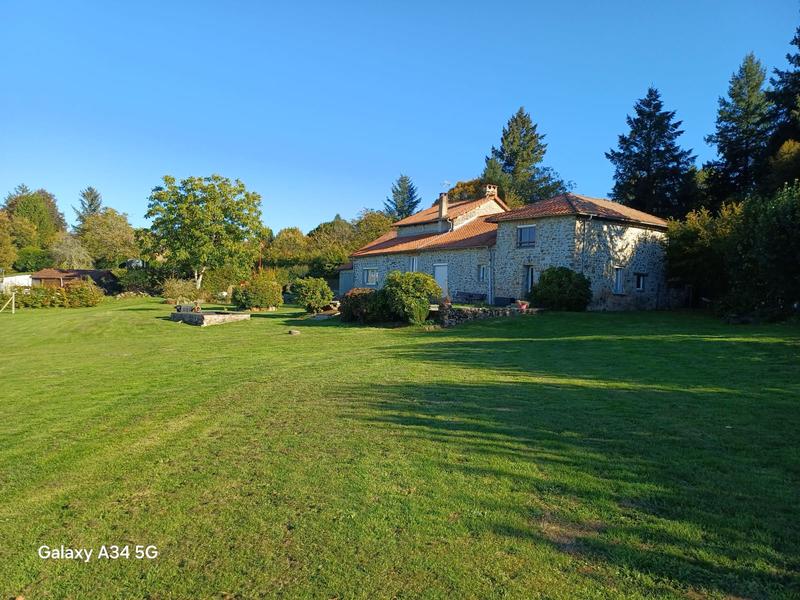 Maison - 222 m² - 7 pièces