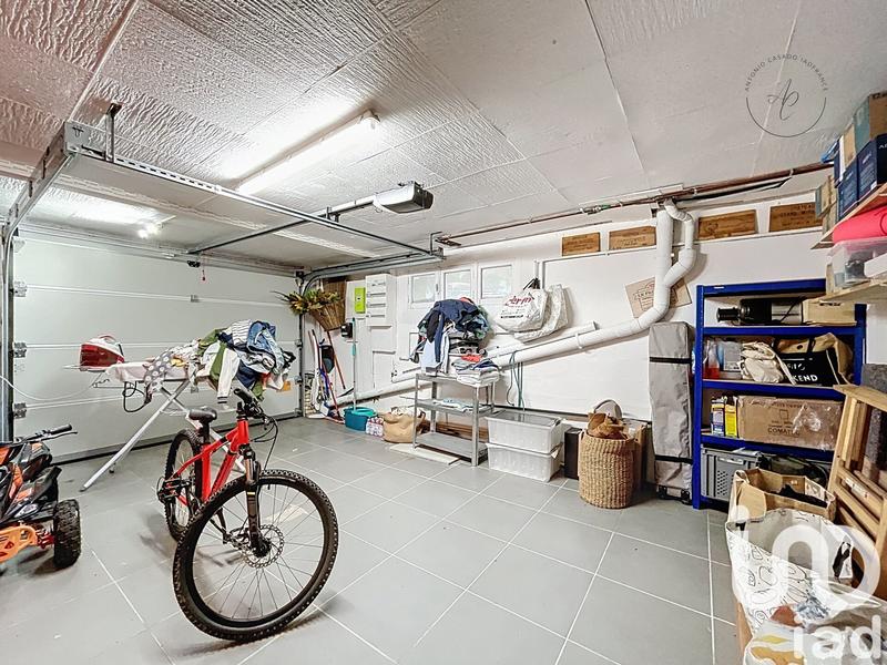 Maison - 225 m² - 7 pièces