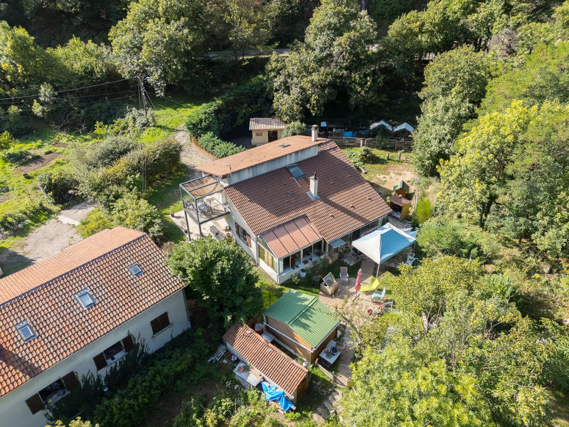 Maison - 182 m² - 7 pièces