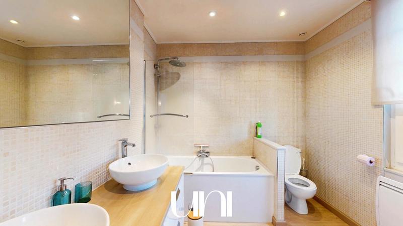 Maison - 158 m² - 7 pièces