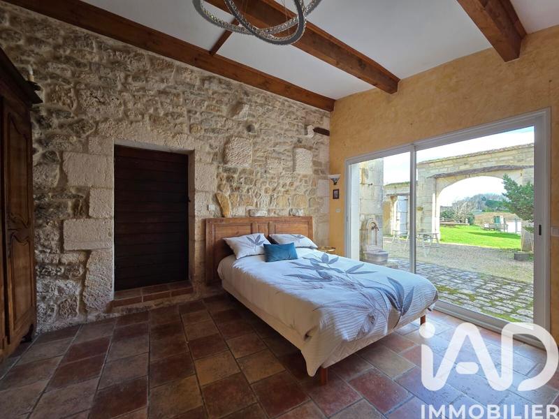 Maison - 260 m² - 8 pièces