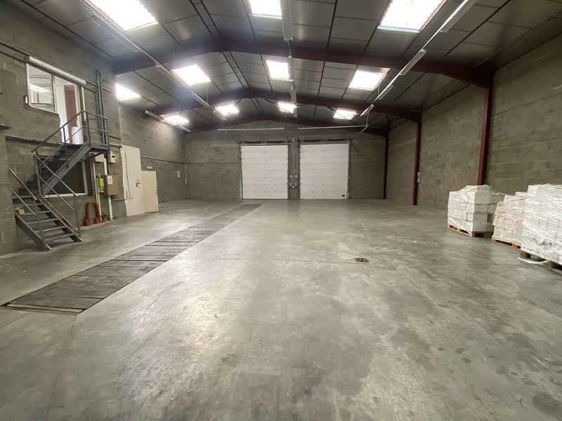 Local commercial - 330 m² - 4 pièces