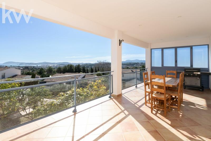 Maison - 212 m² - 7 pièces