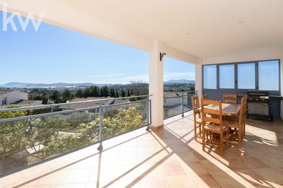 Maison - 212 m² - 7 pièces