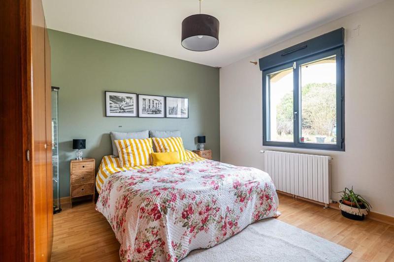 Maison traditionnelle - 210 m² - 8 pièces