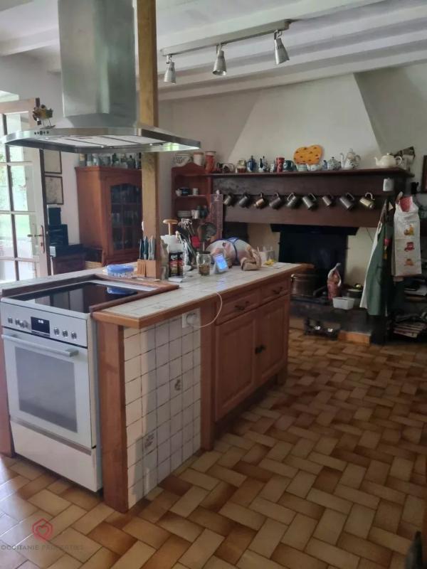 Maison - 212 m² - 12 pièces