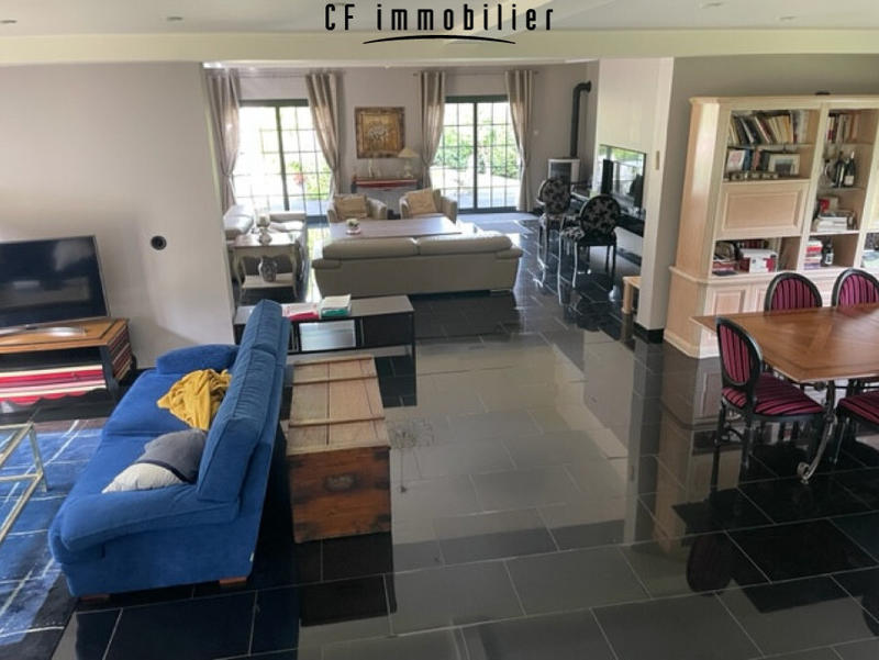 Maison - 318 m² - 7 pièces