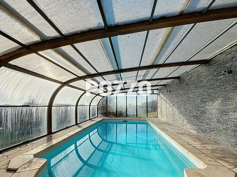 Maison - 280 m² - 9 pièces