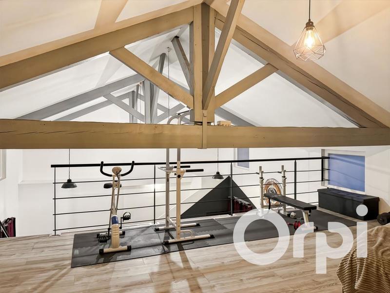 Loft - 117 m² - 2 pièces