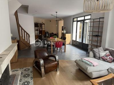 Maison - 195 m² - 7 pièces