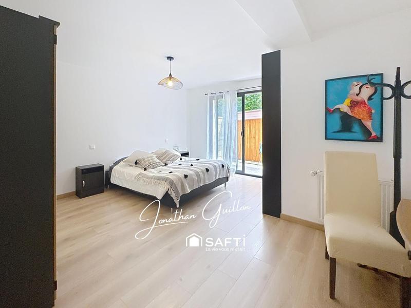 Maison - 181 m² - 7 pièces