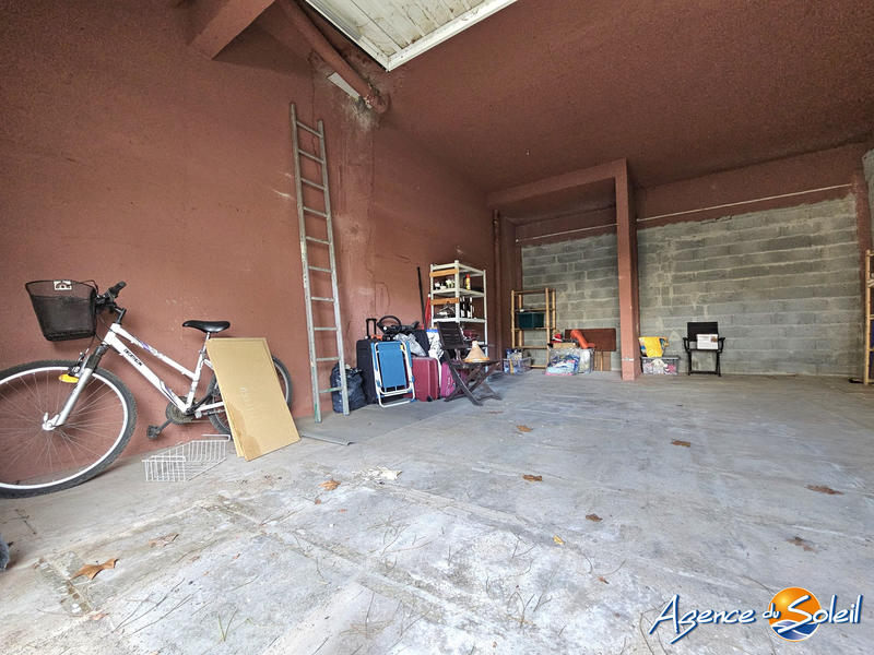 Parking / Garage - 43 m²