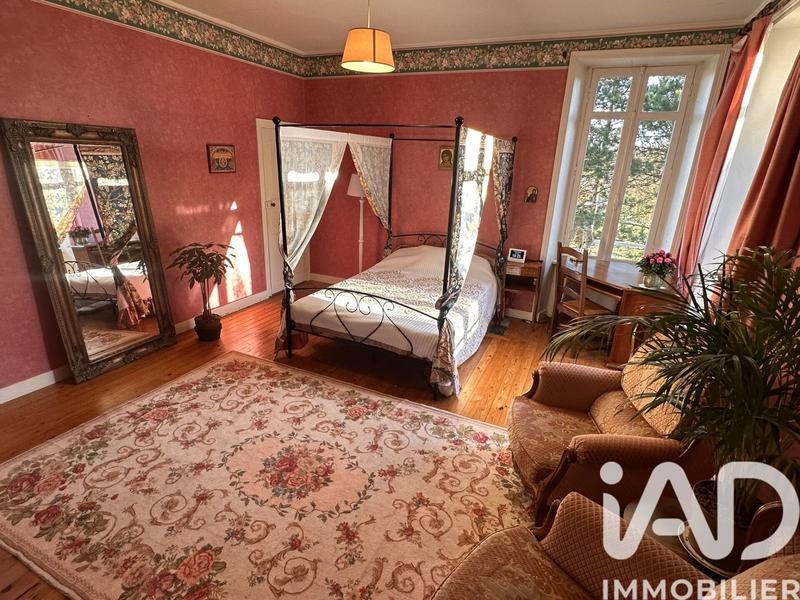 Maison - 380 m² - 11 pièces