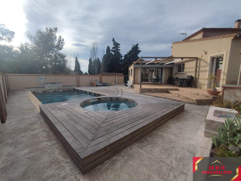 Propriété - 202 m² - 5 pièces