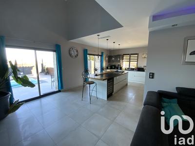 Maison - 305 m² - 7 pièces