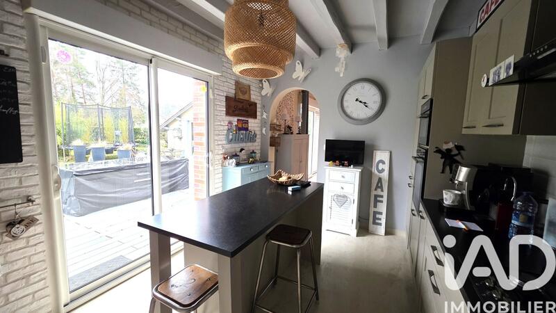 Maison - 181 m² - 6 pièces