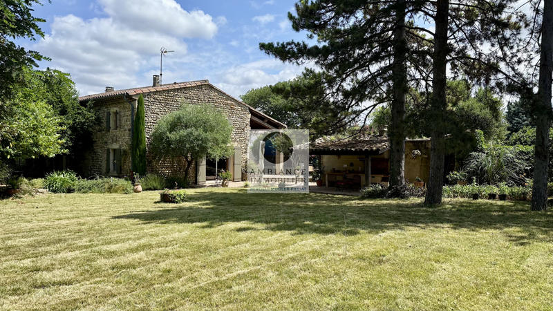 Maison - 214 m² - 10 pièces