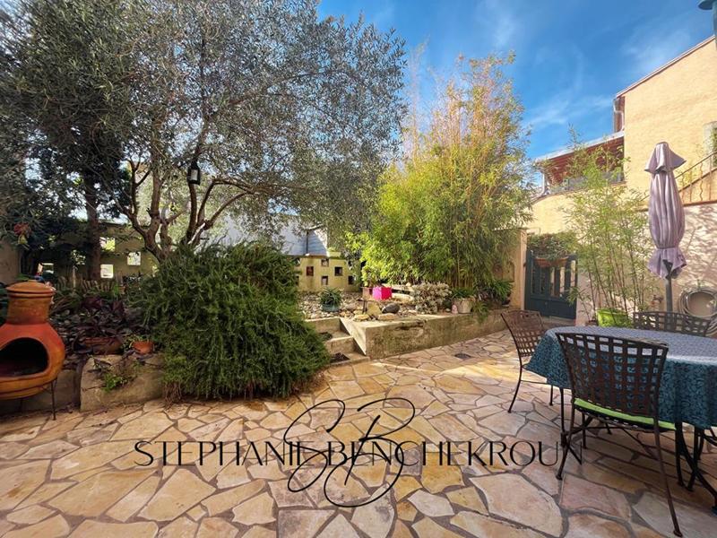 Maison - 180 m² - 5 pièces