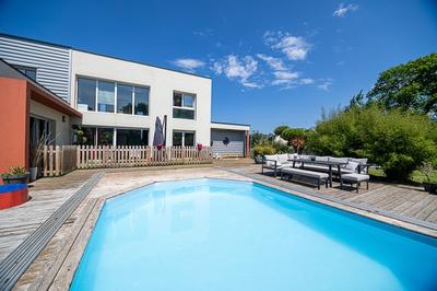 Maison - 216 m² - 7 pièces