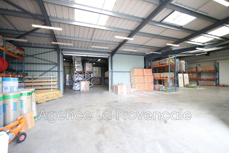 Local commercial - 1 200 m²