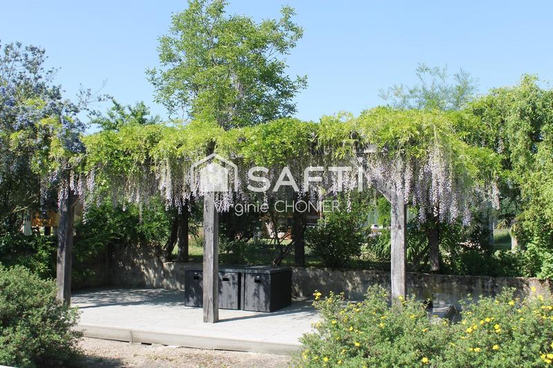 Propriété - 250 m² - 9 pièces