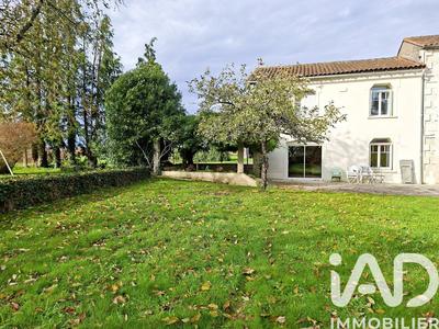 Maison - 212 m² - 8 pièces