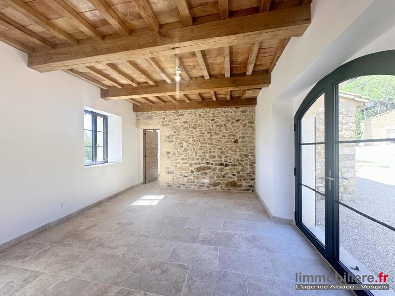 Mas - 300 m² - 9 pièces