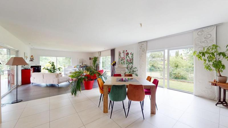 Maison - 228 m² - 6 pièces