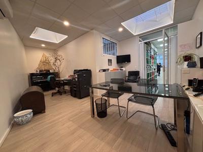 Bureau - 74 m²