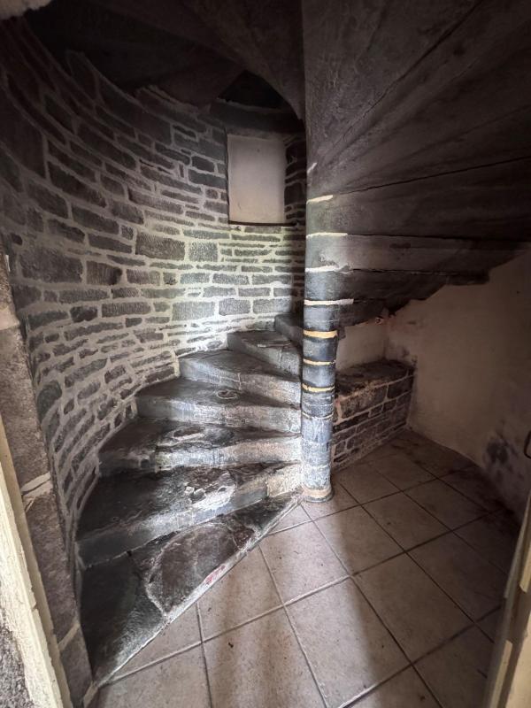 Maison - 237 m² - 8 pièces