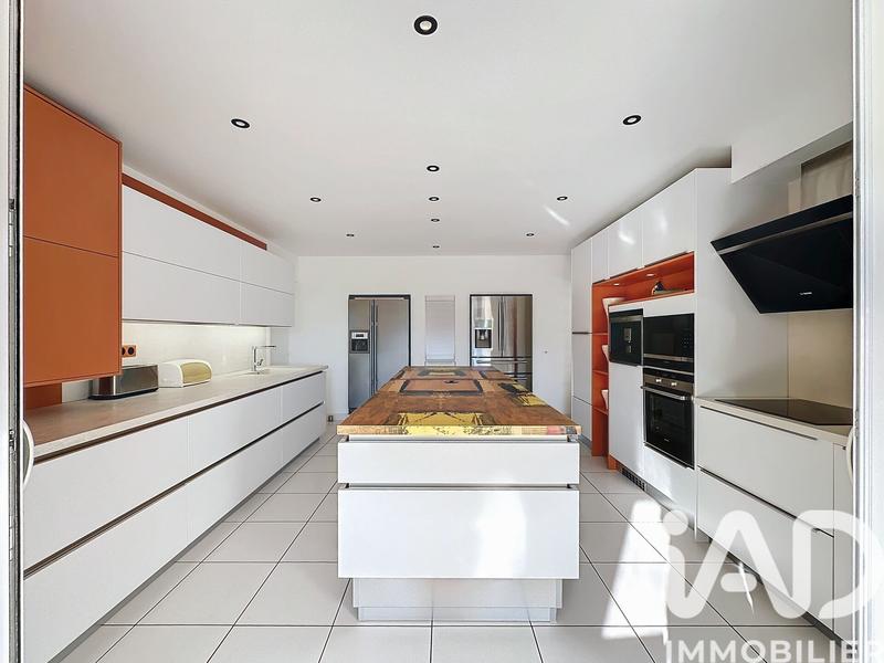 Maison de maîtres - 303 m² - 13 pièces