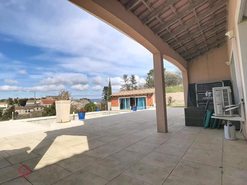 Villa - 205 m² - 7 pièces