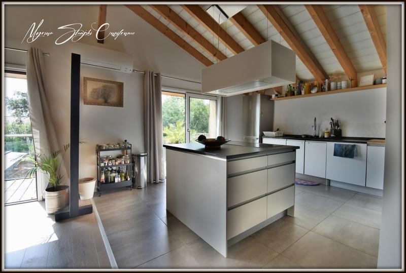 Maison - 306 m² - 8 pièces