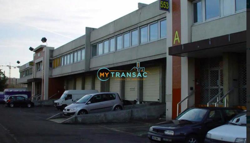 Local d'activité / Entrepôt - 3 065 m²