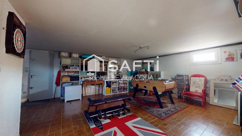 Maison - 201 m² - 7 pièces