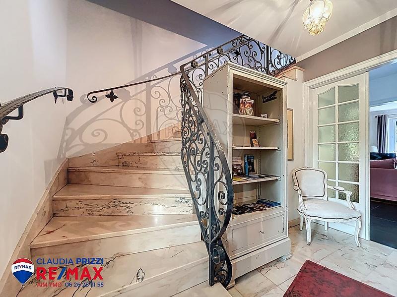 Maison - 180 m² - 6 pièces