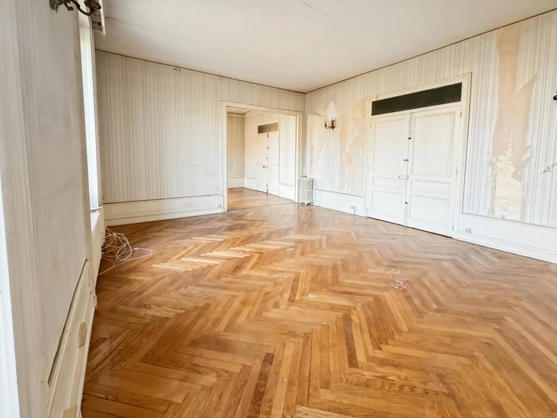 Château - 316 m² - 20 pièces