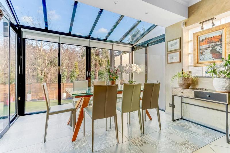 Maison - 238 m² - 11 pièces