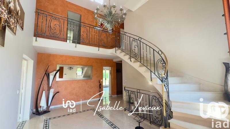 Maison - 236 m² - 9 pièces