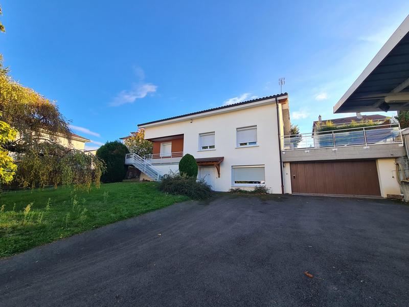 Villa - 196 m² - 8 pièces