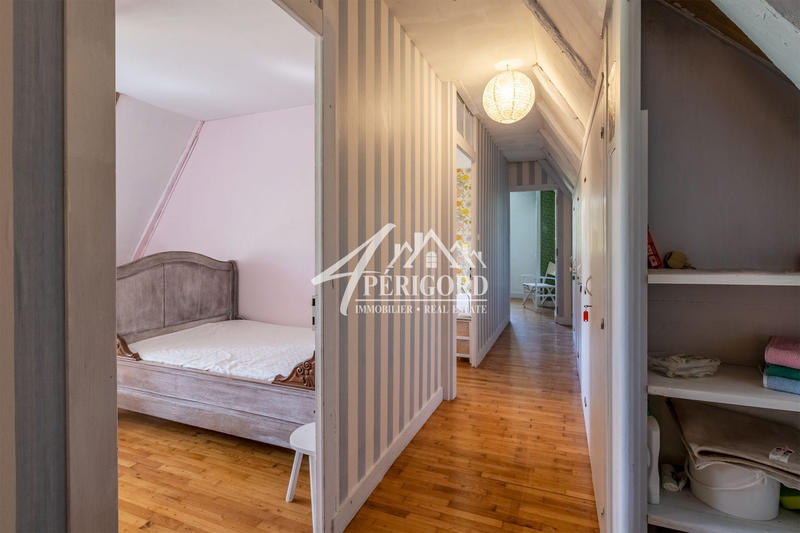 Maison ancienne - 350 m² - 10 pièces