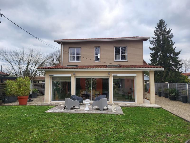 Maison - 160 m² - 6 pièces