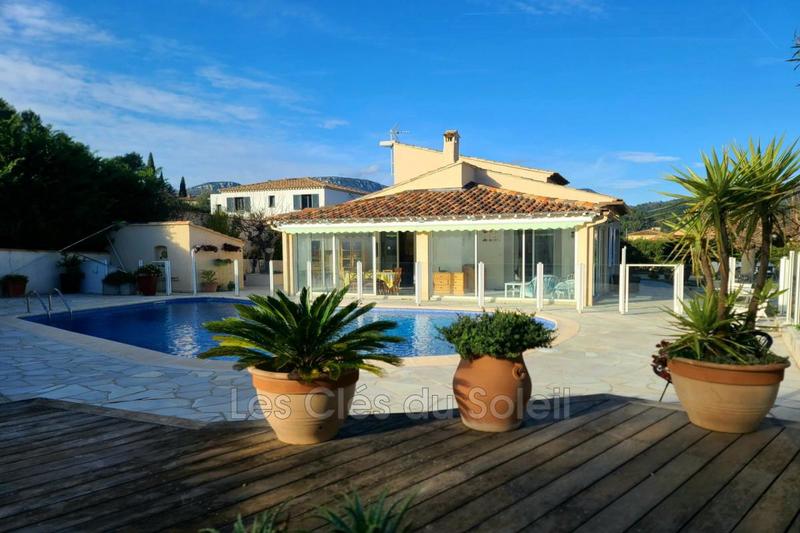 Maison - 228 m² - 7 pièces