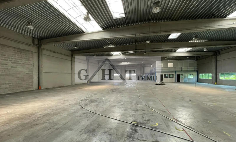 Entrepôt - 1 332 m²