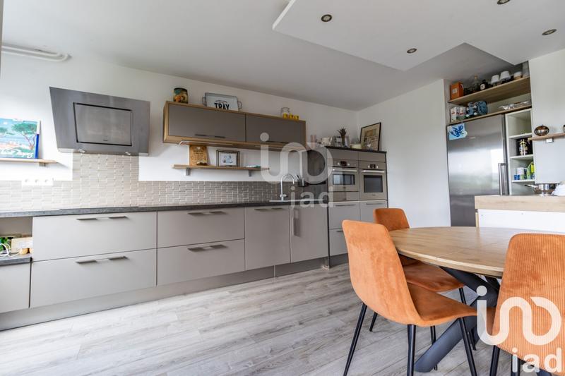 Appartement - 93 m² - 5 pièces