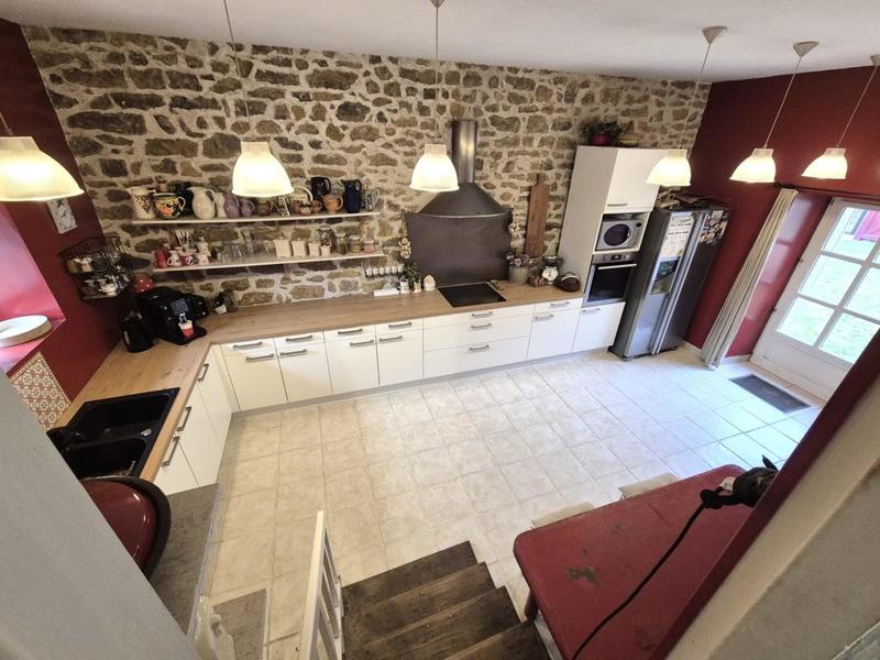 Maison - 312 m² - 12 pièces